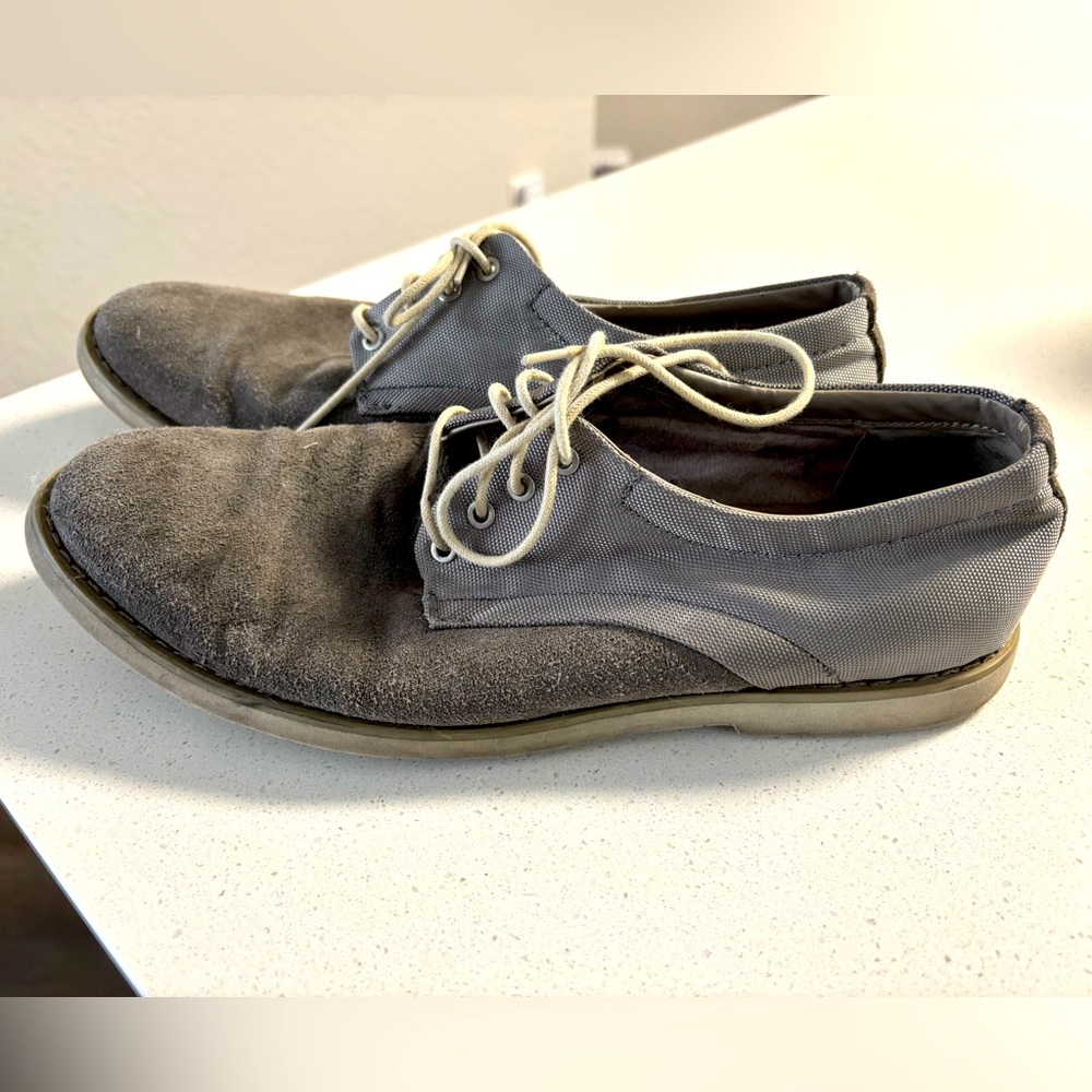 Calvin Klein. Feliz men’s. Grey. Size 10.5
